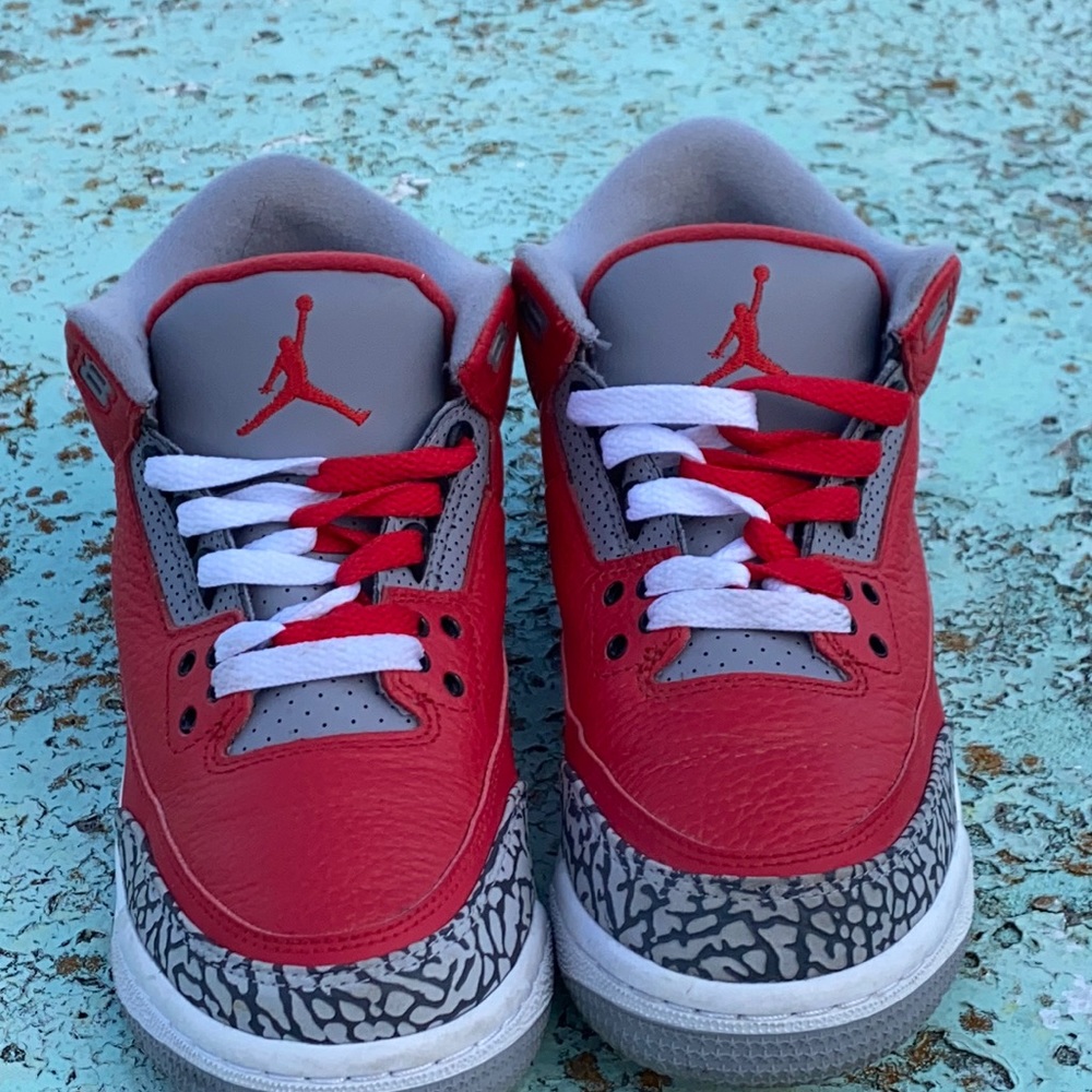 Air Jordan 3’s retro red cement